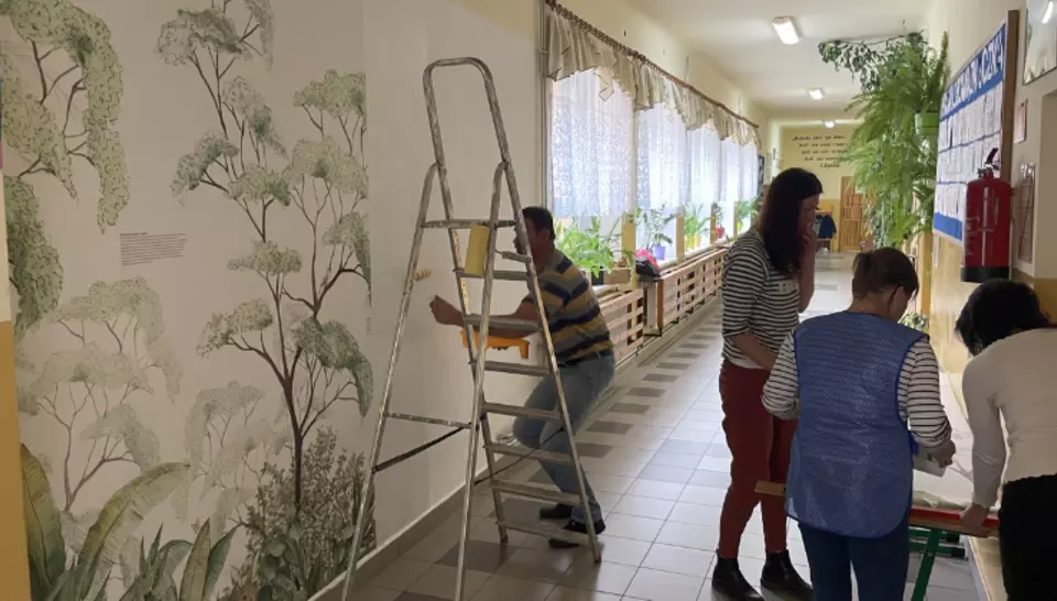 Tapety edukacyjne w klasach szkolnych - jak zwiększać odporność przyrody i rolnictwa na suszę