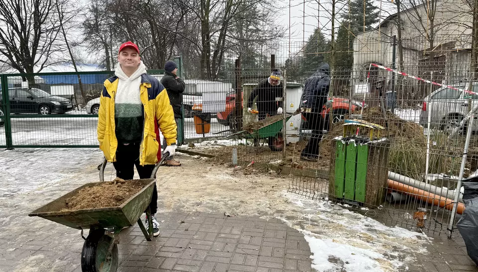 Budowa zbiorników karuzela 5